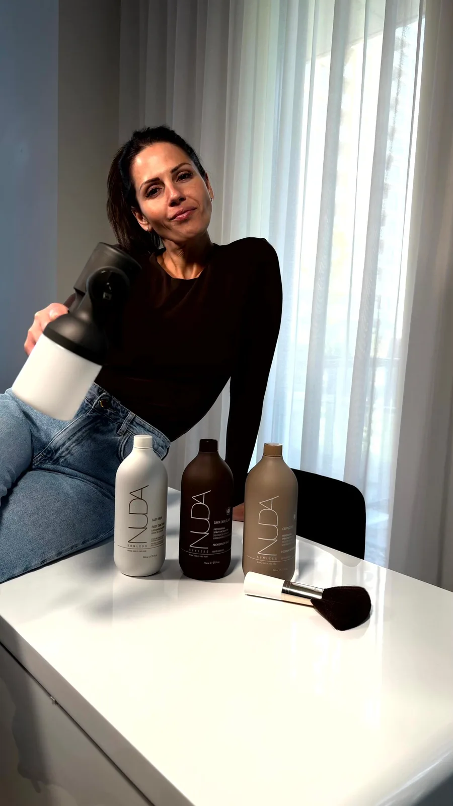Ana Maria, artiste spray tan certifiée NUDA de GLOW17