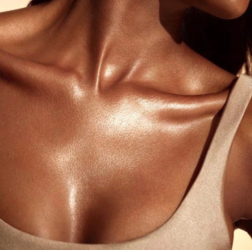 Reading skin tone and undertones before a sunless tanning session, GLOW17